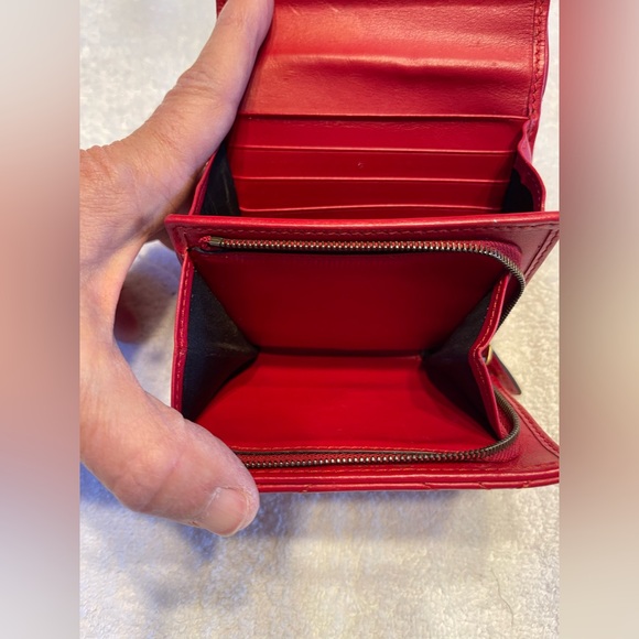 Gucci Red Marmont Compact Wallet - Picture 4 of 9